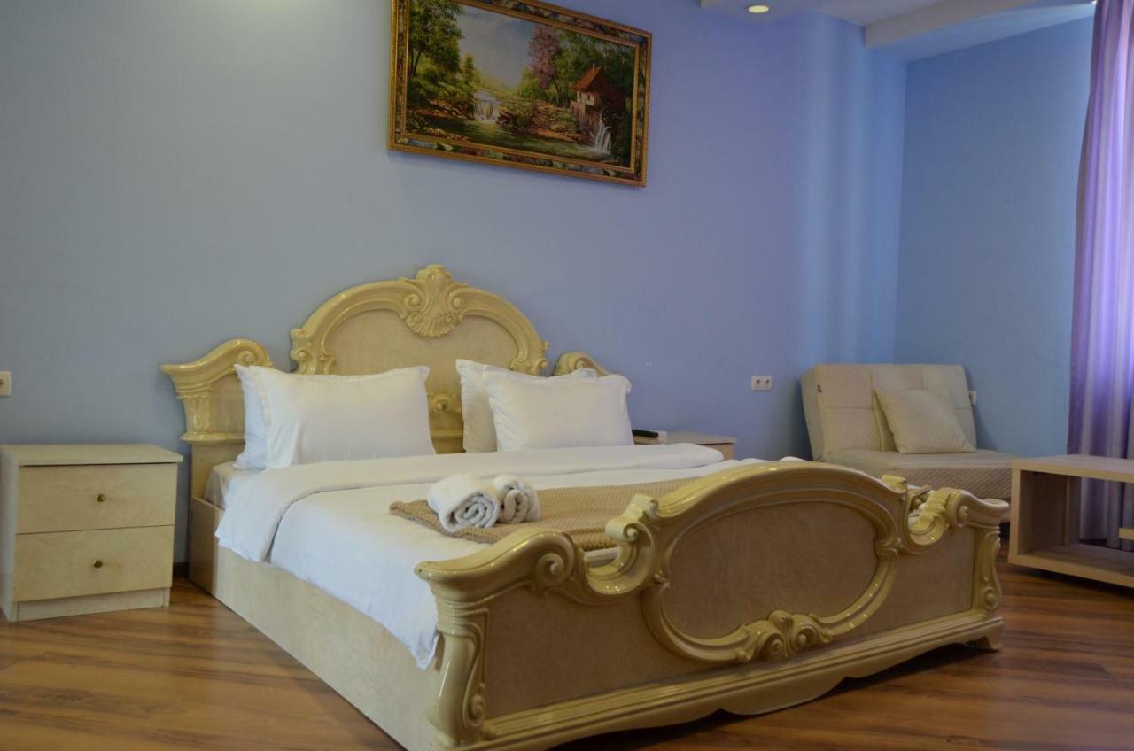 Hotel 2Floors Tiflis Dış mekan fotoğraf