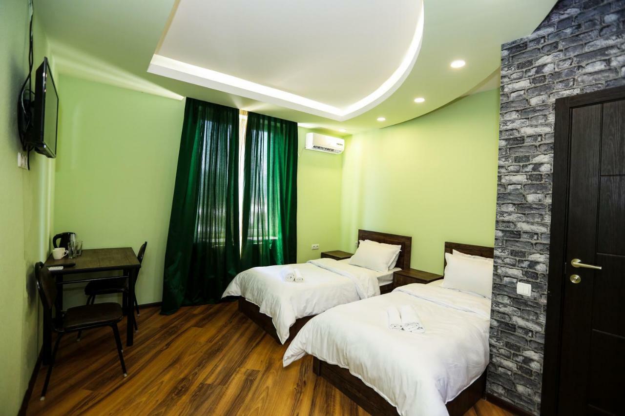 Hotel 2Floors Tiflis Dış mekan fotoğraf